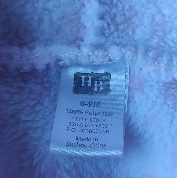 Fluffy animal Print robe 🤍 - Picture 3 of 3